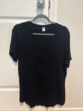 Old Navy Black Short Sleeve V-Neck Tee